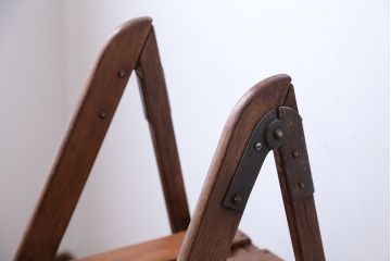 アンティーク雑貨　イギリスアンティーク　古い木製の折り畳み式ステップラダー(2)