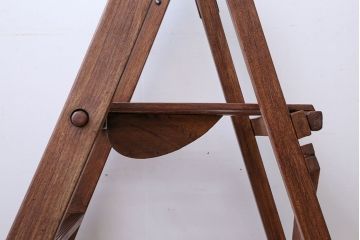 アンティーク雑貨　イギリスアンティーク　古い木製の折り畳み式ステップラダー(2)