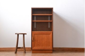 ヴィンテージ家具　北欧ビンテージ　G-PLAN　チーク材のキャビネット