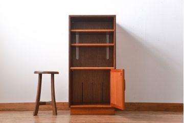 ヴィンテージ家具　北欧ビンテージ　G-PLAN　チーク材のキャビネット