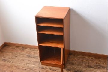 ヴィンテージ家具　北欧ビンテージ　G-PLAN　チーク材のキャビネット