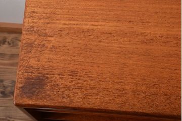 ヴィンテージ家具　北欧ビンテージ　G-PLAN　チーク材のキャビネット