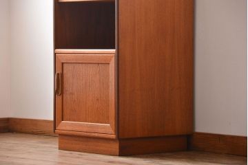 ヴィンテージ家具　北欧ビンテージ　G-PLAN　チーク材のキャビネット