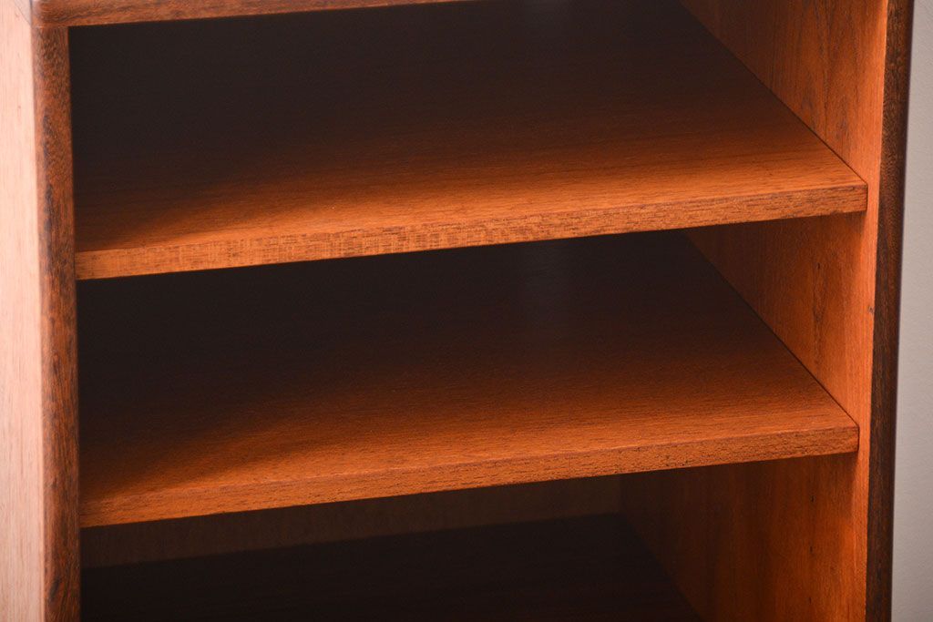 ヴィンテージ家具　北欧ビンテージ　G-PLAN　チーク材のキャビネット