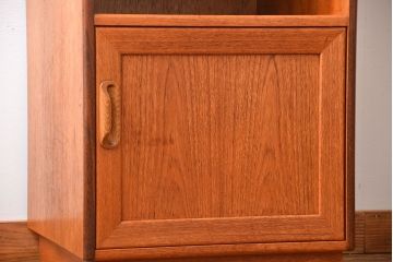 ヴィンテージ家具　北欧ビンテージ　G-PLAN　チーク材のキャビネット