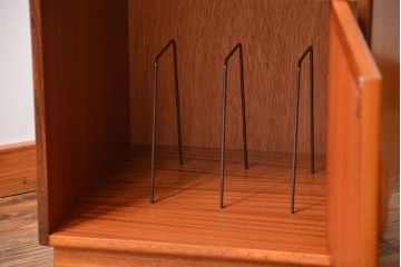 ヴィンテージ家具　北欧ビンテージ　G-PLAN　チーク材のキャビネット