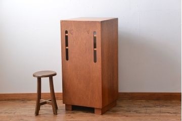 ヴィンテージ家具　北欧ビンテージ　G-PLAN　チーク材のキャビネット