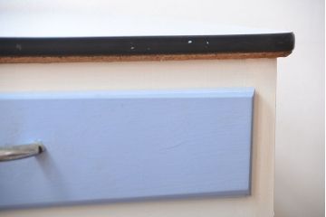 ヴィンテージ家具　イギリスビンテージ　レトロでかわいいキャビネット