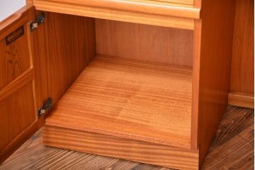 ヴィンテージ家具　北欧ビンテージ　ホワイトボード付きお洒落なデスク