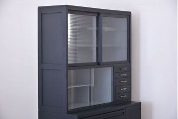 レトロ家具　アンティーク　レトロなペイントカップボード