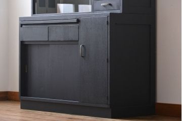 レトロ家具　アンティーク　レトロなペイントカップボード