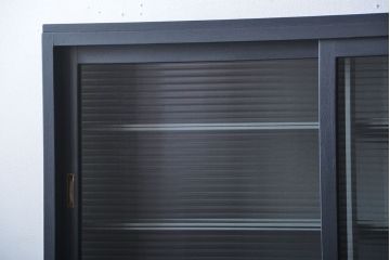 レトロ家具　アンティーク　レトロなペイントカップボード