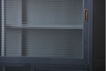 レトロ家具　アンティーク　レトロなペイントカップボード