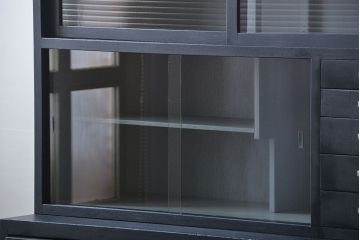 レトロ家具　アンティーク　レトロなペイントカップボード