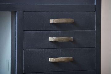 レトロ家具　アンティーク　レトロなペイントカップボード