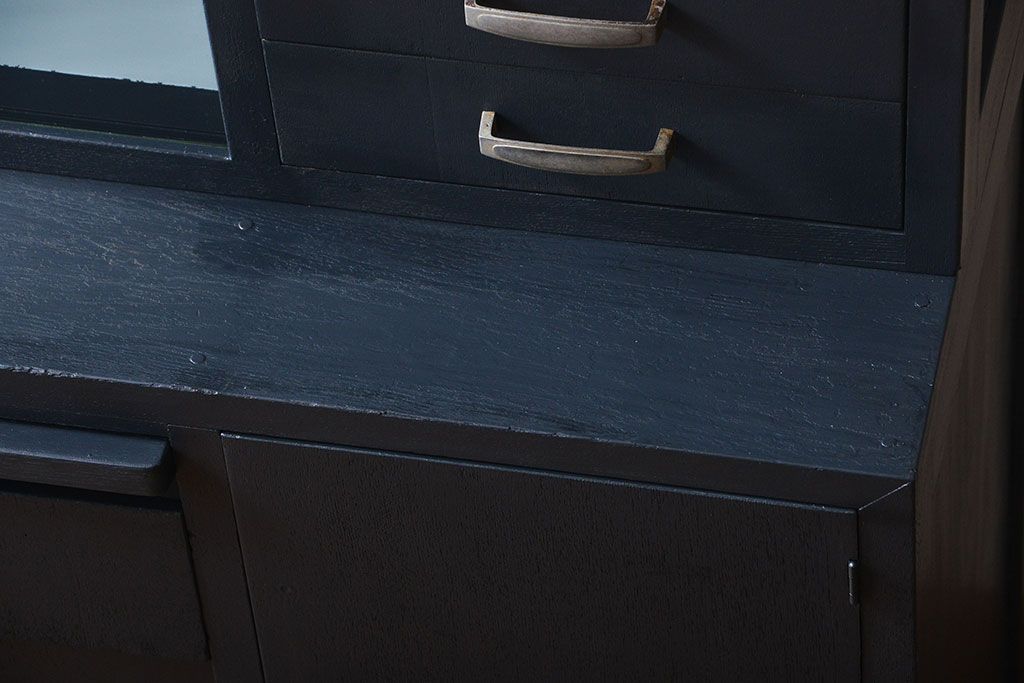 レトロ家具　アンティーク　レトロなペイントカップボード