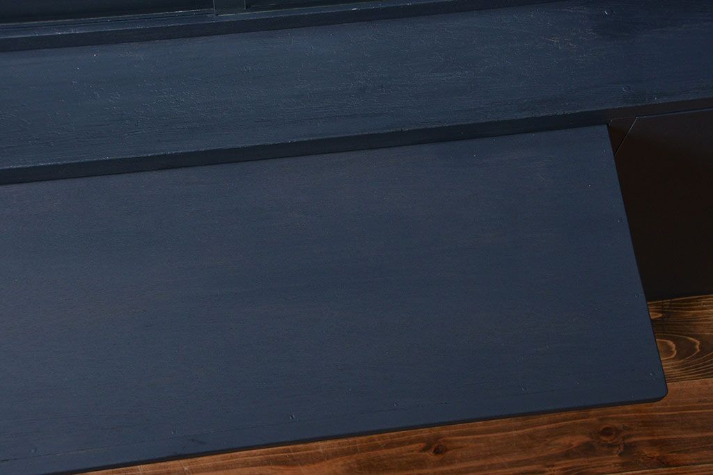 レトロ家具　アンティーク　レトロなペイントカップボード