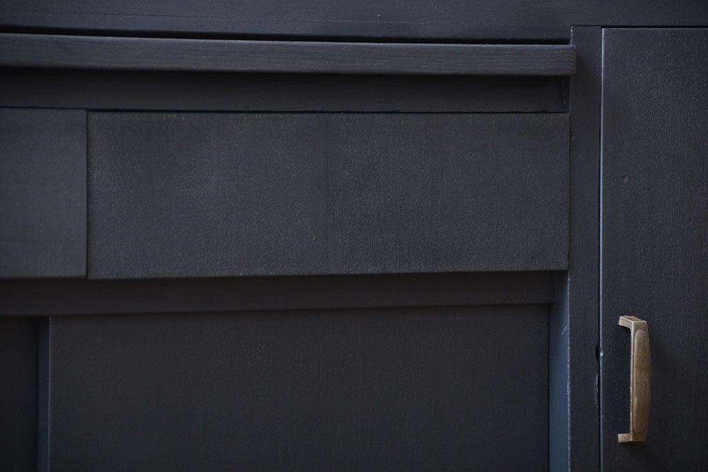 レトロ家具　アンティーク　レトロなペイントカップボード