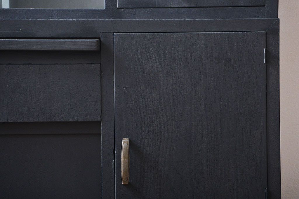 レトロ家具　アンティーク　レトロなペイントカップボード