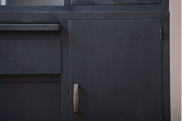 レトロ家具　アンティーク　レトロなペイントカップボード