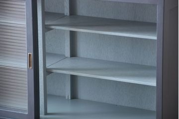 レトロ家具　アンティーク　レトロなペイントカップボード