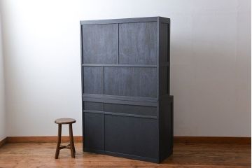 レトロ家具　アンティーク　レトロなペイントカップボード