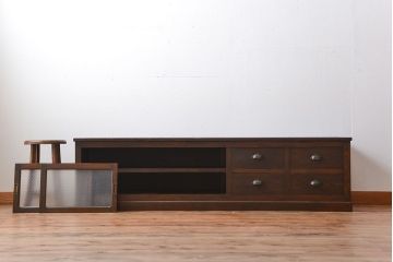アンティーク家具　アンティーク　古い木製のワイドなテレビボード