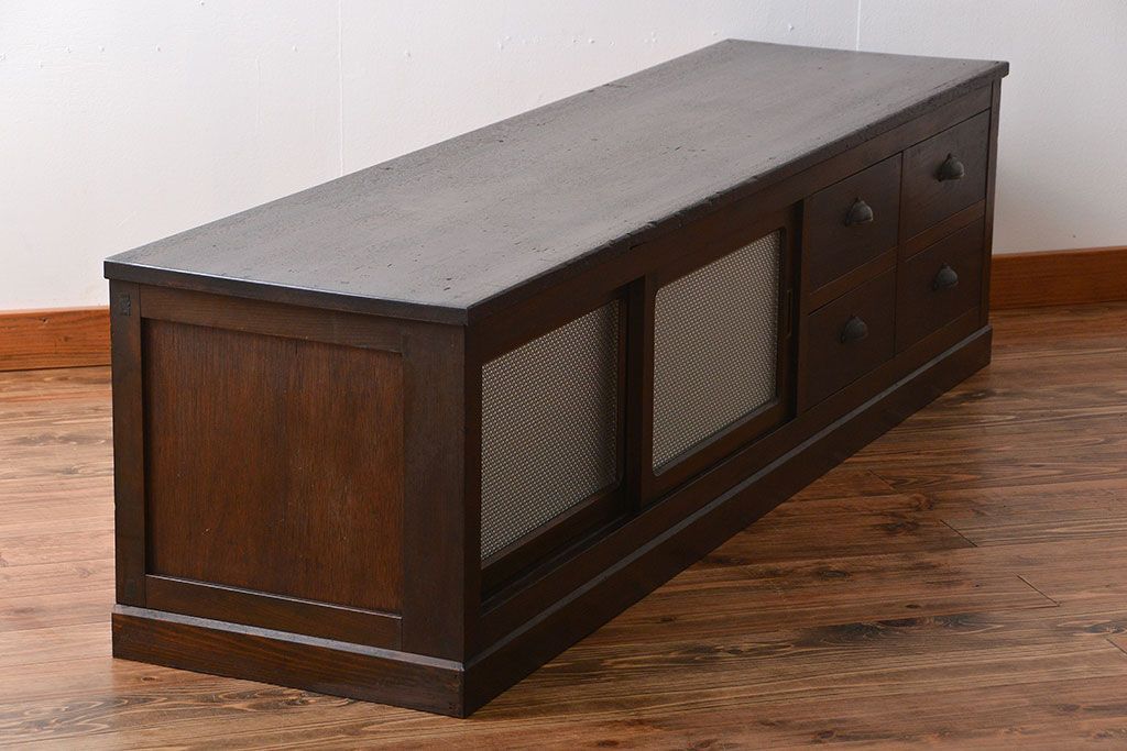 アンティーク家具　アンティーク　古い木製のワイドなテレビボード