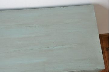 アンティーク家具　アンティークペイント　かわいい引き戸収納棚付きチェスト