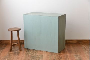 アンティーク家具　アンティークペイント　かわいい引き戸収納棚付きチェスト