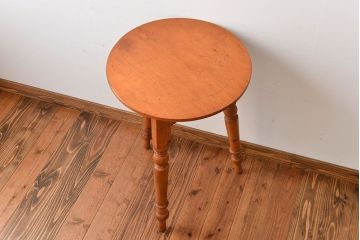 アンティーク家具　イギリスアンティーク　パイン材のサイドテーブル