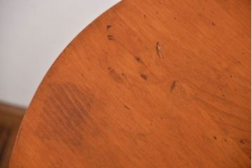 アンティーク家具　イギリスアンティーク　パイン材のサイドテーブル