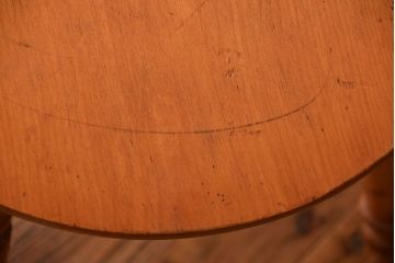 アンティーク家具　イギリスアンティーク　パイン材のサイドテーブル