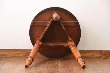 アンティーク家具　イギリスアンティーク　パイン材のサイドテーブル