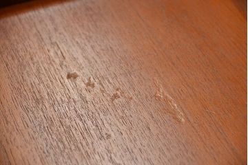 北欧家具　チーク材のお洒落なキャスターワゴン