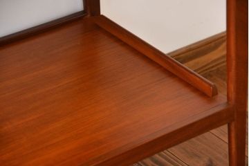 北欧家具　チーク材のお洒落なキャスターワゴン