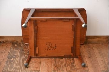 北欧家具　チーク材のお洒落なキャスターワゴン