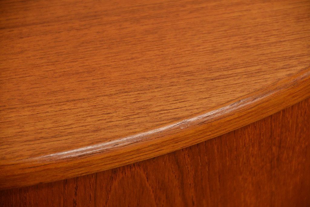 北欧家具　扉付きコーナーキャビネット