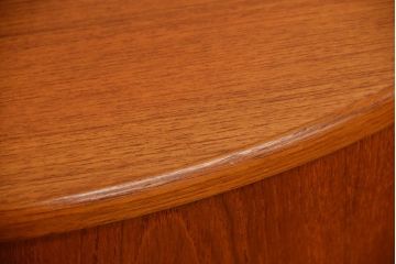 北欧家具　扉付きコーナーキャビネット