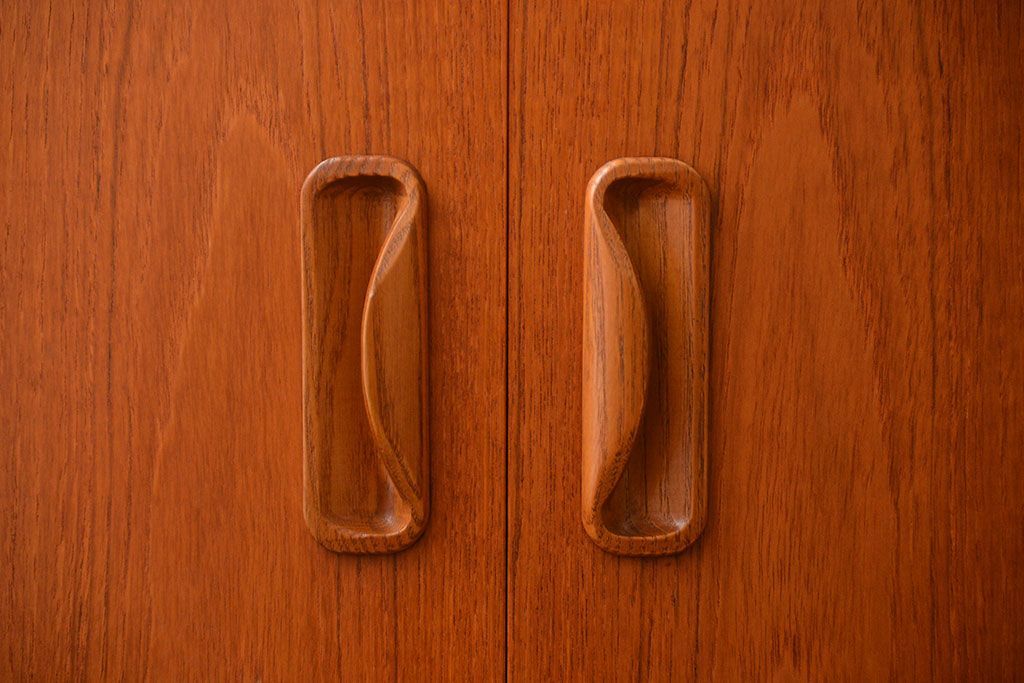 北欧家具　扉付きコーナーキャビネット