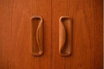 北欧家具　扉付きコーナーキャビネット