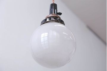 アンティーク　レトロな半透明球型ガラス天井照明