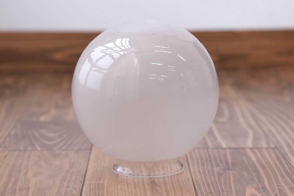 アンティーク　レトロな半透明球型ガラス天井照明