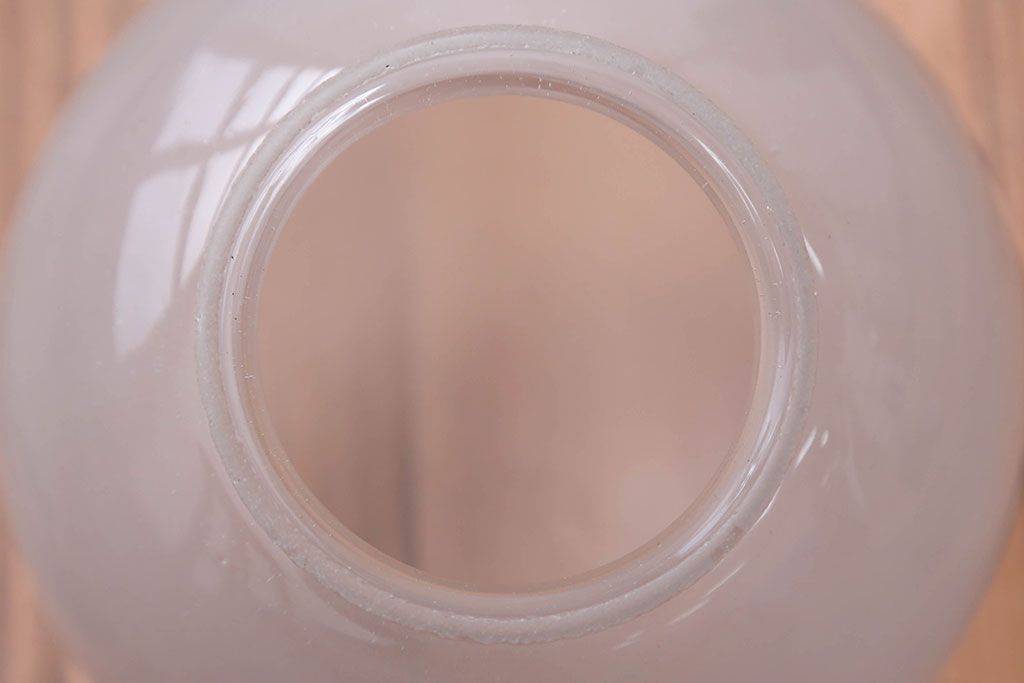 アンティーク　レトロな半透明球型ガラス天井照明