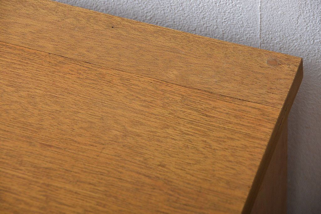 レトロ家具　昭和レトロ　古い木のガラス引き戸収納棚