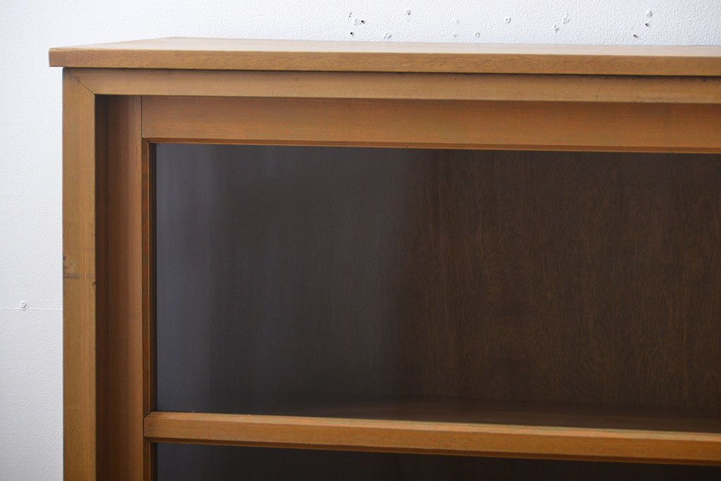 レトロ家具　昭和レトロ　古い木のガラス引き戸収納棚