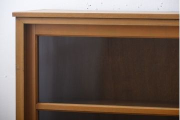レトロ家具　昭和レトロ　古い木のガラス引き戸収納棚