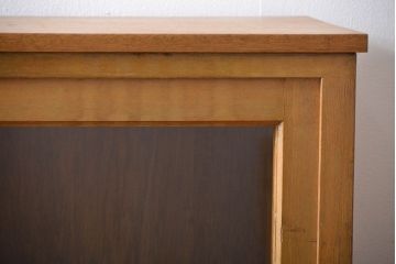 レトロ家具　昭和レトロ　古い木のガラス引き戸収納棚