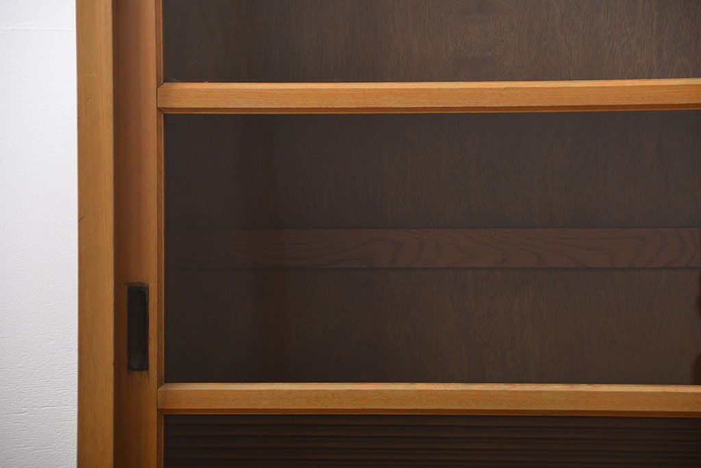 レトロ家具　昭和レトロ　古い木のガラス引き戸収納棚