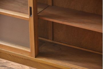 レトロ家具　昭和レトロ　古い木のガラス引き戸収納棚